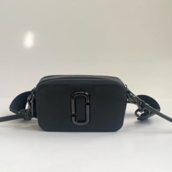 Authentic Marc Jacobs Snapshot - Picture 4 of 16
